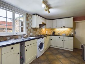 Kitchen alternative view- click for photo gallery